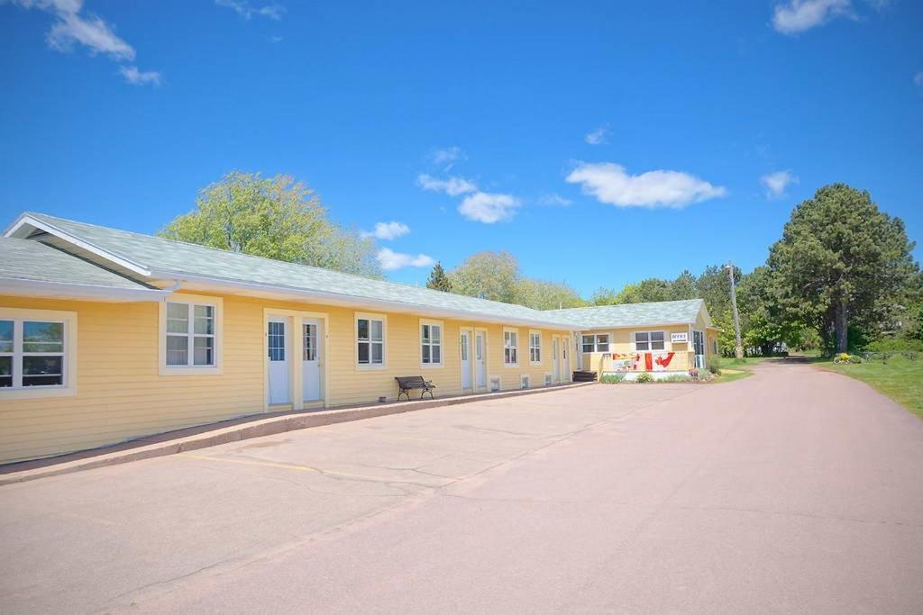 Green Acres Motel Summerside Exterior photo