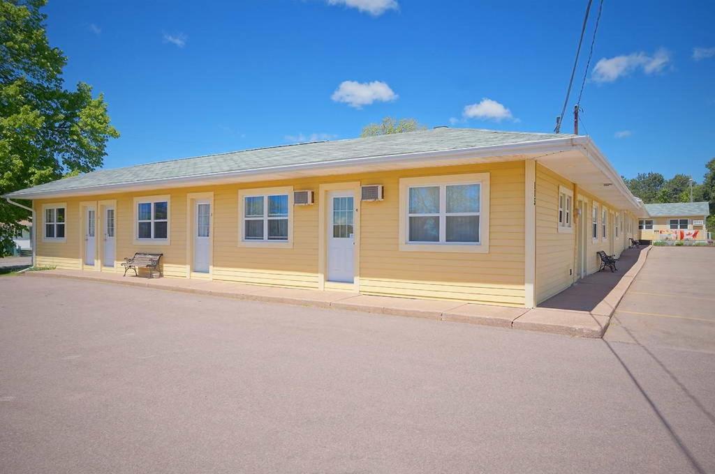 Green Acres Motel Summerside Exterior photo